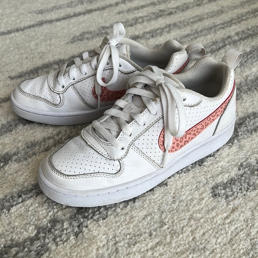 Nike girl’s sneakers